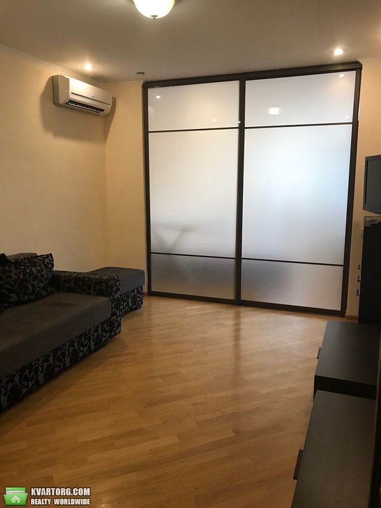Rent out 1-room apartment. Киев,  Голосеевская — photo 2