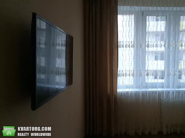 Rent out 1-room apartment. Киев,  Олевская — photo 2