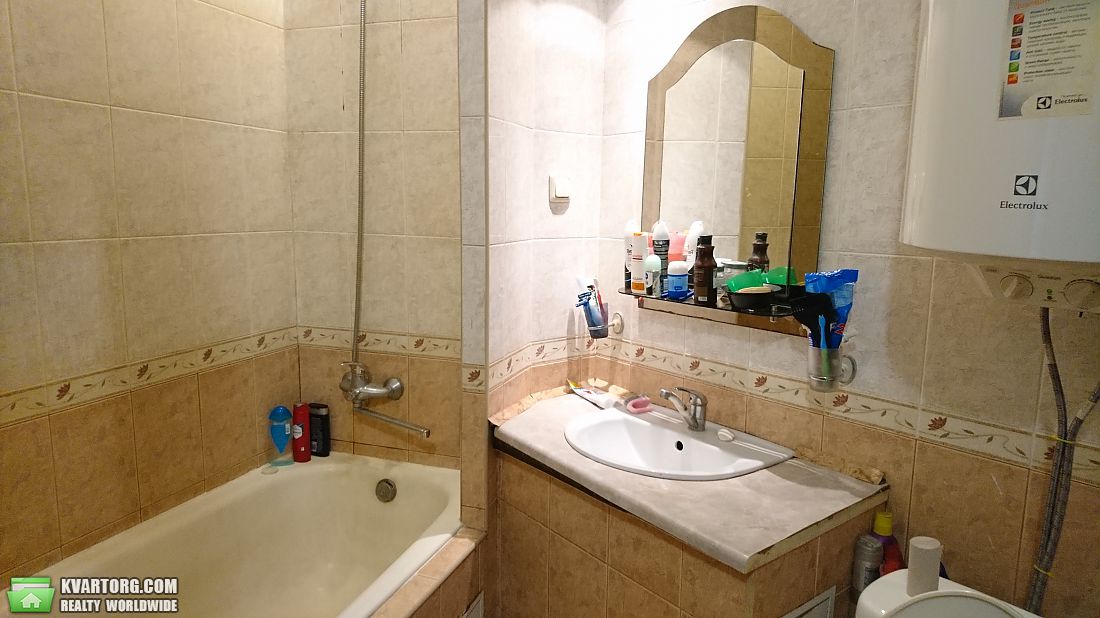 Rent out 3-room apartment. Киев,  Булаховского — photo 6