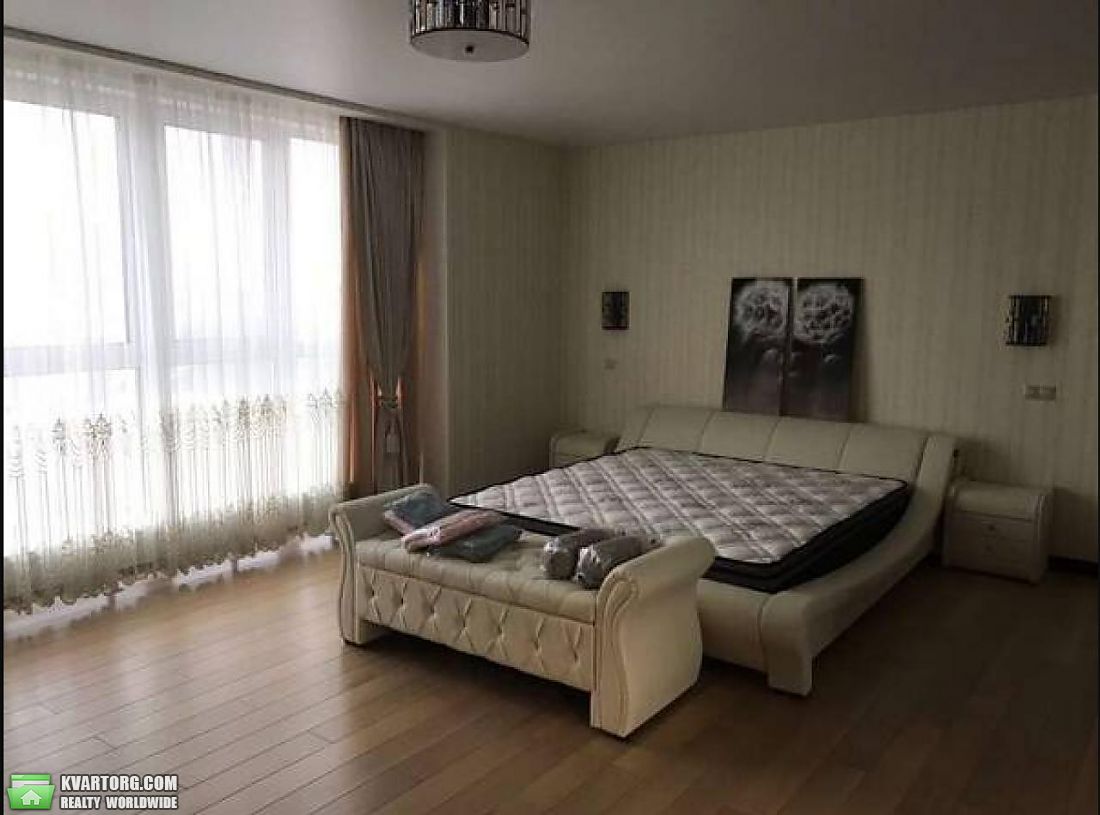 Rent out 4-room apartment. Киев, Деловая — photo 8
