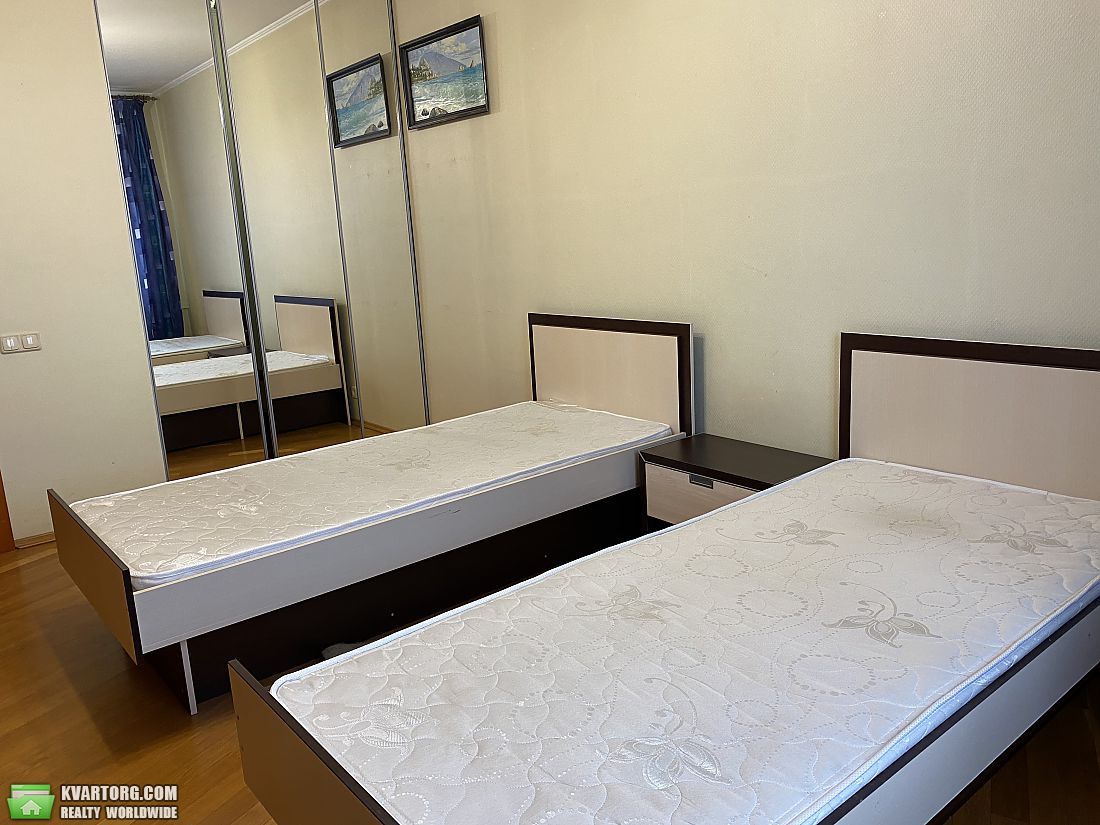 Rent out 4-room apartment. Киев,  Леси Украинки бул — photo 4
