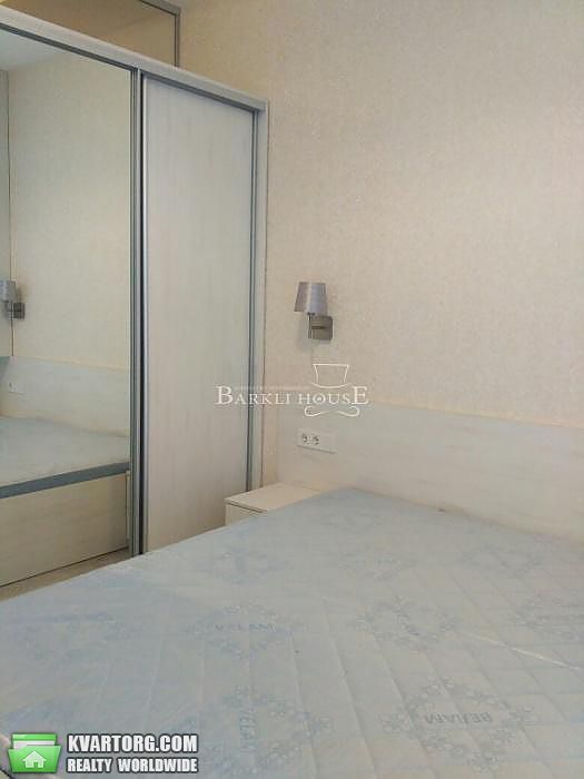 Rent out 2-room apartment. Киев, Дегтярная — photo 4
