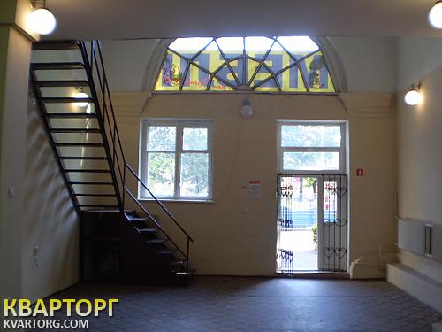 Rent out shop. Киев,  Комарова — photo 1