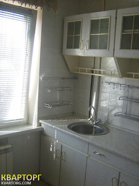 Rent out 2-room apartment. Киев,  Приречная — photo 4