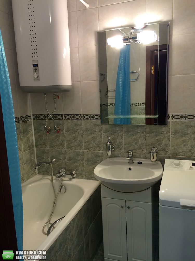Rent out 3-room apartment. Киев,  Мельникова — photo 8