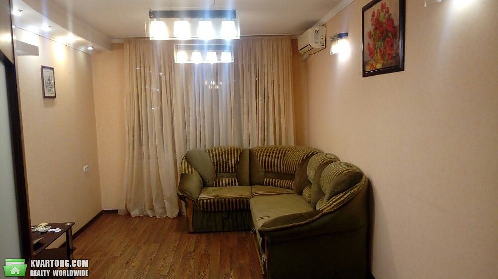 Rent out 3-room apartment. Киев,  Булаховского — photo 2
