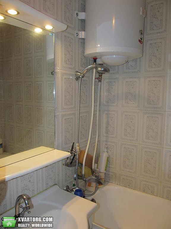 Rent out 2-room apartment. Киев,  Драйзера — photo 10