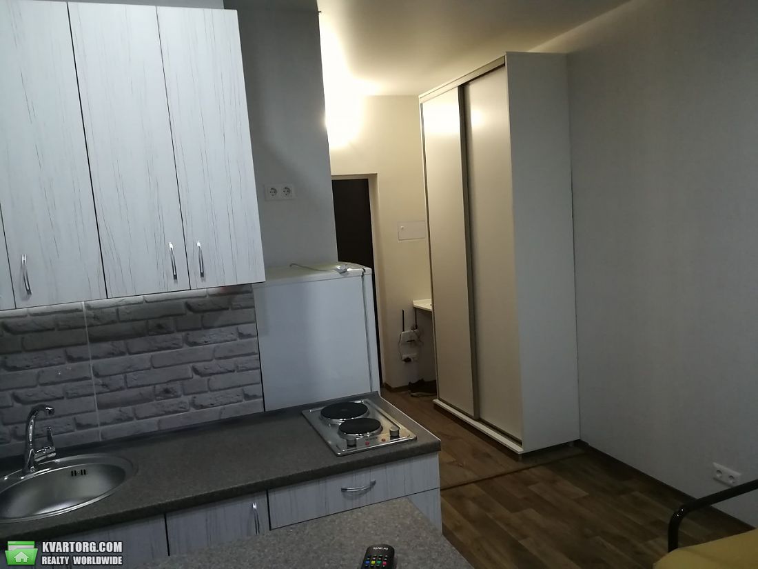 Rent out 1-room apartment. Киев, Ракетная — photo 4