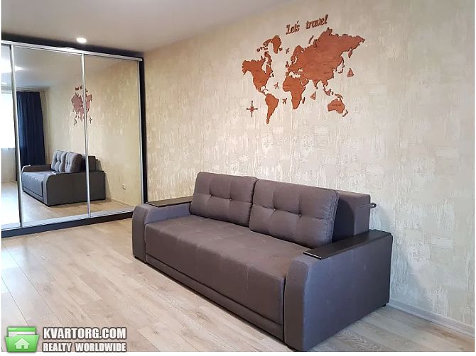 Rent out 1-room apartment. Киев,  Харьковское шоссе — photo 1