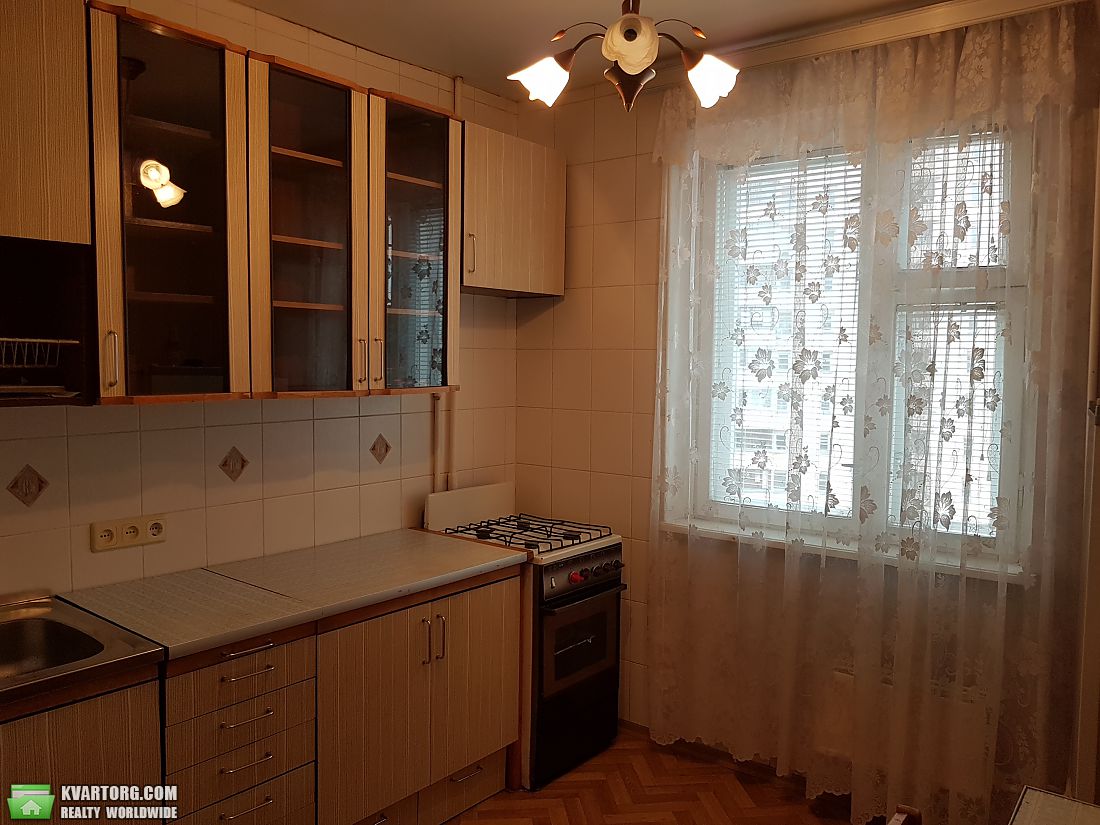 Rent out 2-room apartment. Киев,  Срибнокильская — photo 3