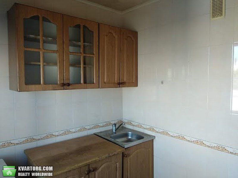 Sell 2-room apartment. Киев,  Жмеринская — photo 2