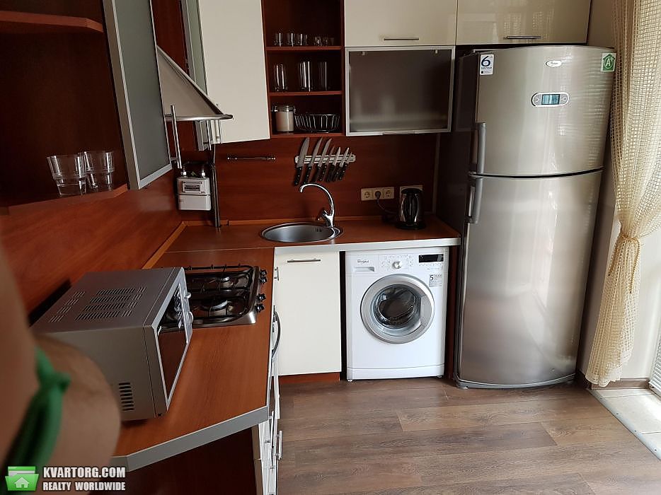 Rent out 2-room apartment. Киев,  Лабораторная — photo 4