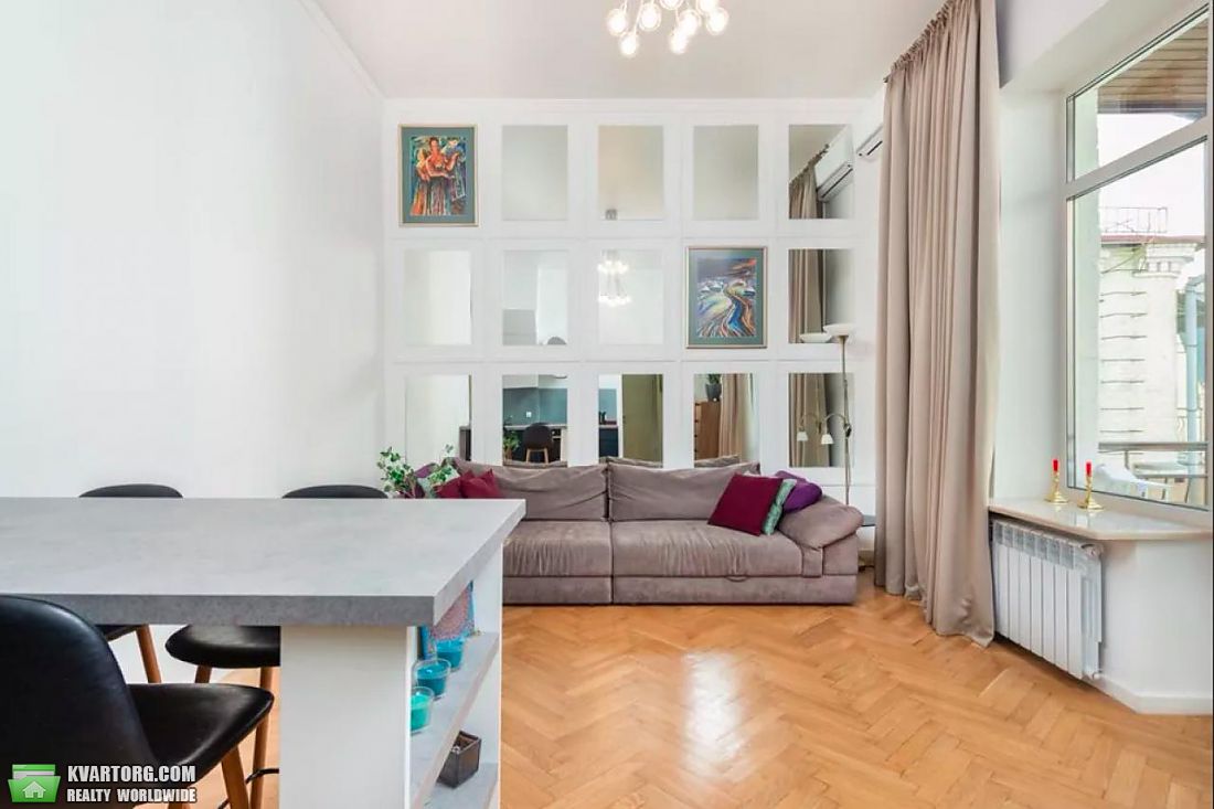 Rent out 2-room apartment. Киев,  Ярославов Вал — photo 1