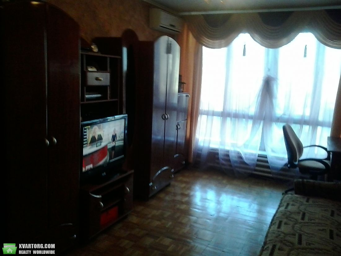 Rent out 1-room apartment. Киев,  Мельникова — photo 3