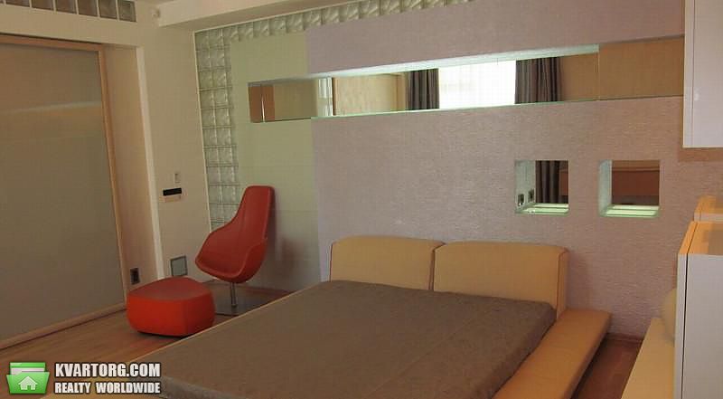 Sell 2-room apartment. Киев,  Старонаводницкая — photo 1