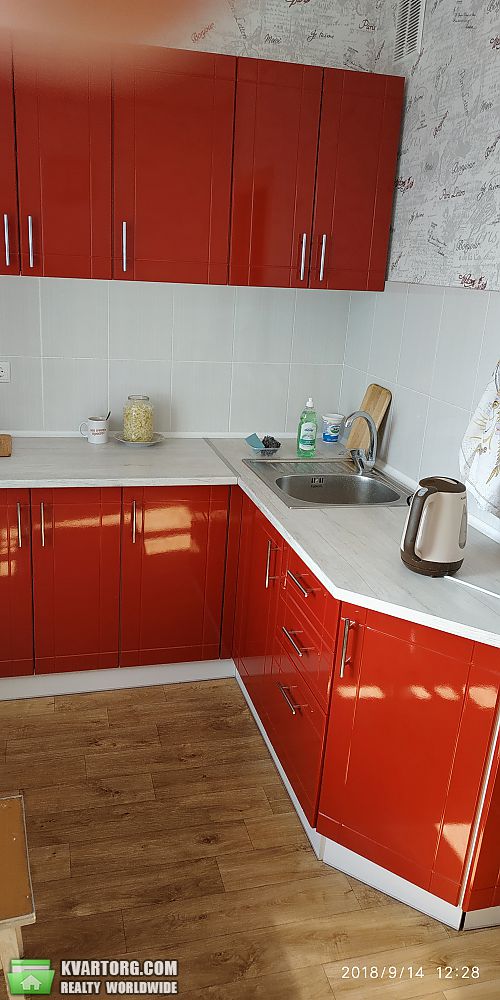 Rent out 2-room apartment. Киев,  Ревуцкого — photo 2