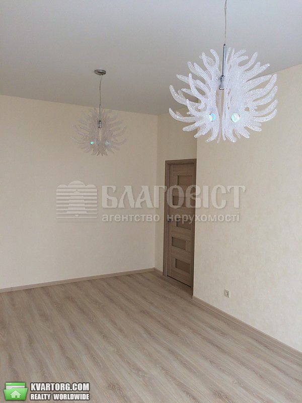 Rent out 3-room apartment. Киев,  Антонова — photo 5