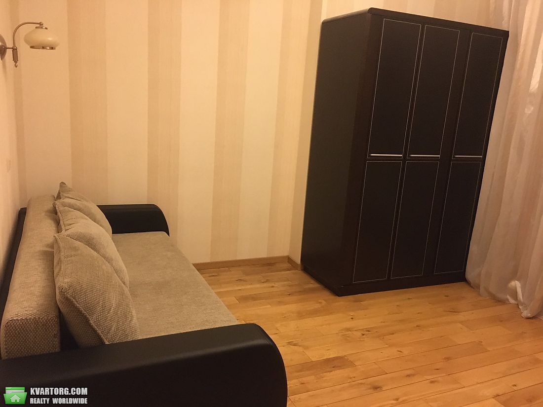 Rent out 3-room apartment. Киев,  Машинистовская — photo 1