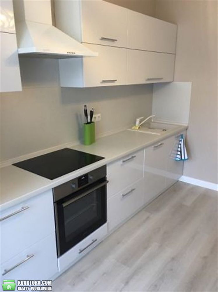 Rent out 1-room apartment. Киев, Соломнская — photo 1