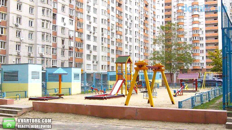 Rent out 2-room apartment. Киев,  Феодосийский пер. — photo 10