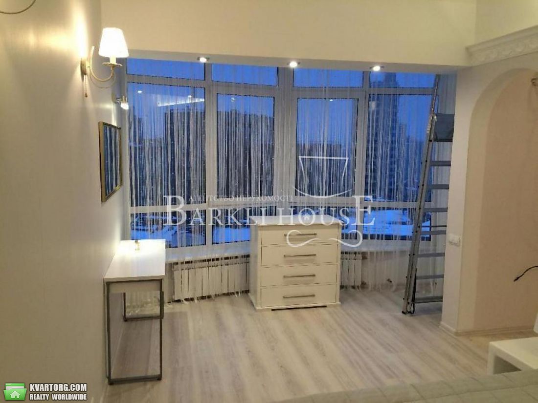 Rent out 2-room apartment. Киев,  Сечевых Стрельцов — photo 5