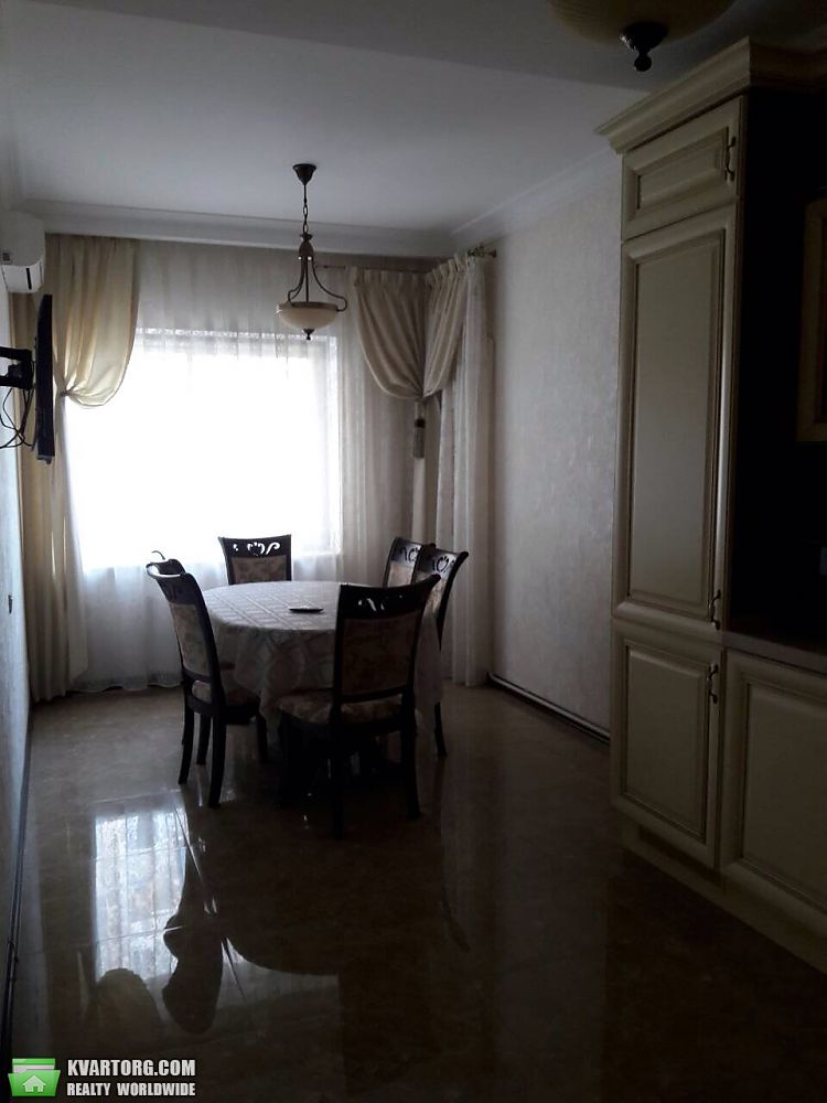 Rent out 2-room apartment. Одесса, Французский бульвар — photo 1