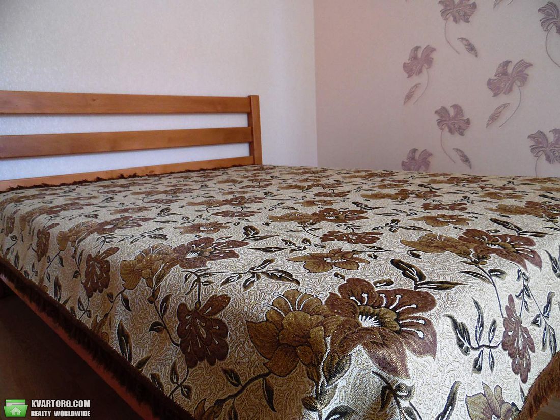 Rent out 2-room apartment. Киев,  Пчелки — photo 1