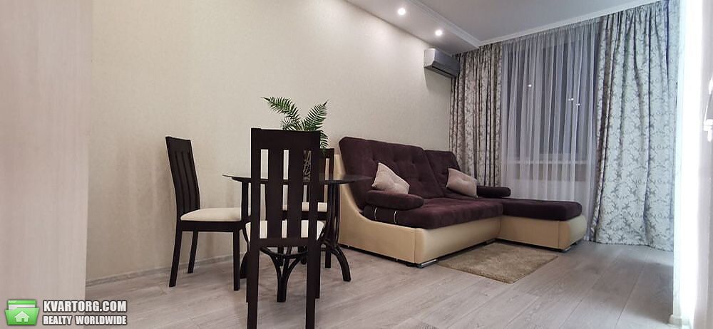 Rent out 2-room apartment. Киев,  Завальная — photo 7