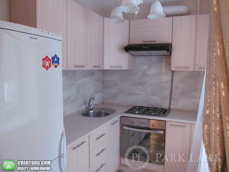 Sell 3-room apartment. Киев,  Почайнинская — photo 1
