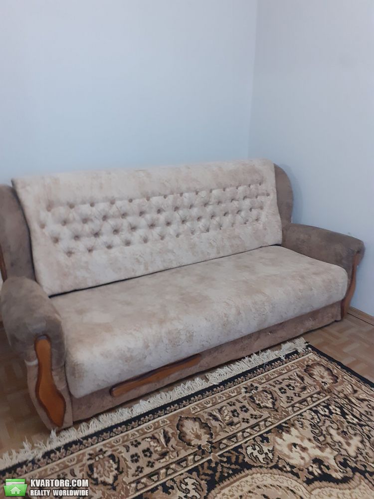Rent out 1-room apartment. Киев,  Лисковская — photo 1