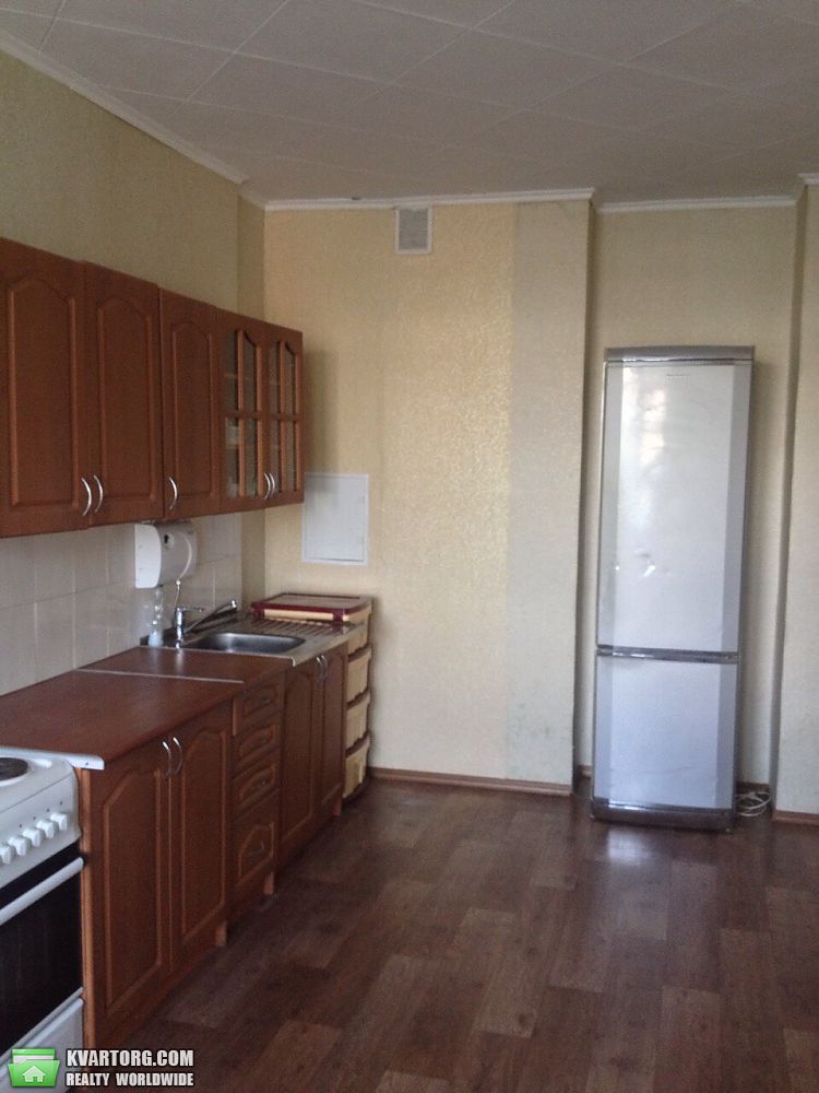 Rent out 2-room apartment. Киев,  Коломиевский пер — photo 1