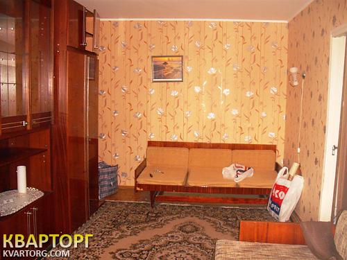 Rent out 2-room apartment. Киев,  Тычины пр — photo 9