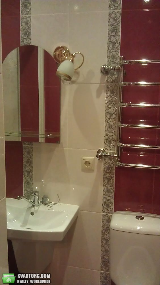 Rent out 2-room apartment. Киев, Драгомирова — photo 5
