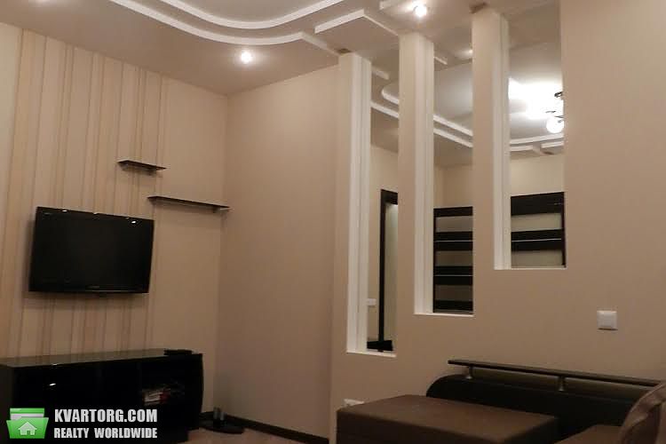 Rent out 1-room apartment. Киев, Вишгородська вул. — photo 5