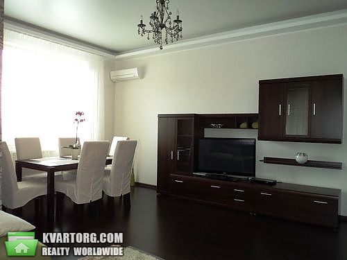 Rent out 3-room apartment. Киев,  Дмитриевская — photo 1
