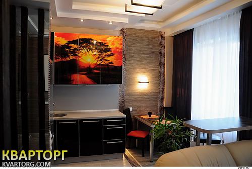 Rent out 3-room apartment. Одесса, Французский бульвар — photo 1