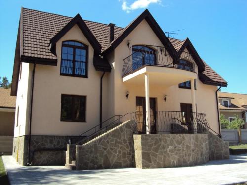 Rent out house. Киевская обл., Лесная — photo 1