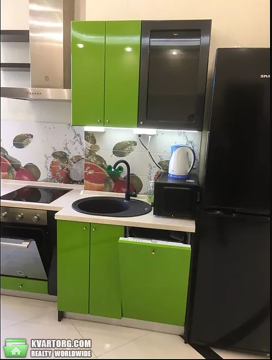 Rent out 1-room apartment. Киев,  Жилянская — photo 2