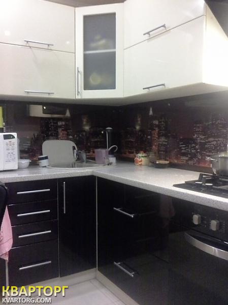 Sell 2-room apartment. Киев,  Салютная — photo 1