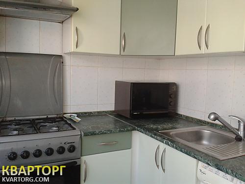 Rent out 2-room apartment. Киев,  Строителей — photo 1