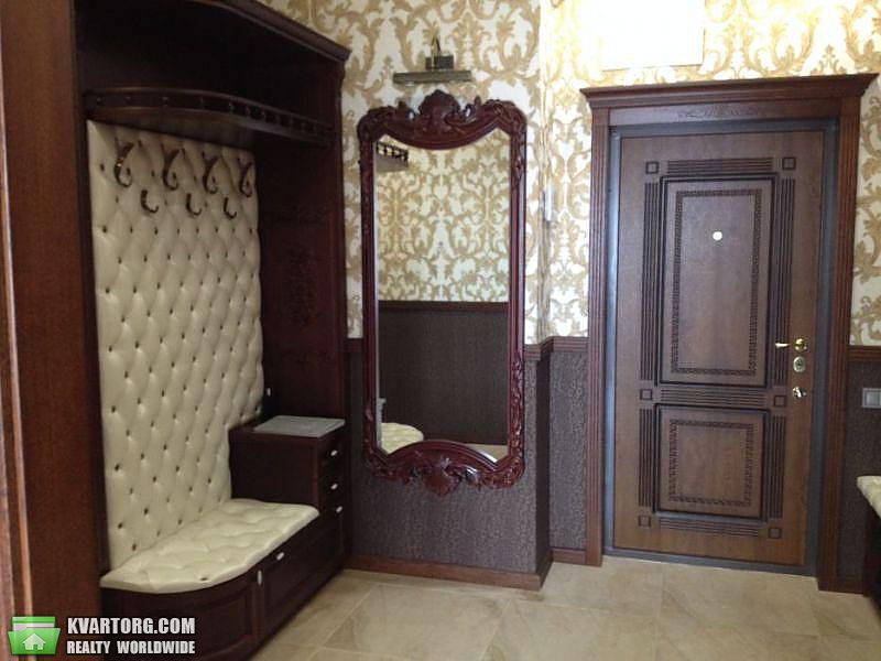 Rent out 3-room apartment. Киев,  Жилянская — photo 10