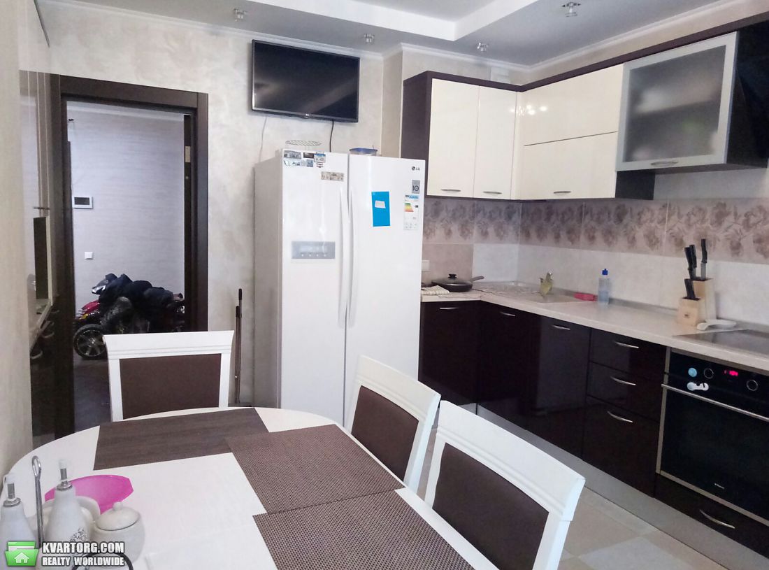Rent out 1-room apartment. Киев,  Феодосийская — photo 1
