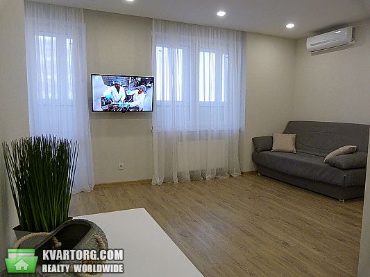 Sell 2-room apartment. Киев,  Жилянская — photo 3