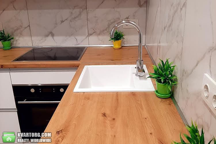 Rent out 2-room apartment. Киев,  Каховская — photo 2