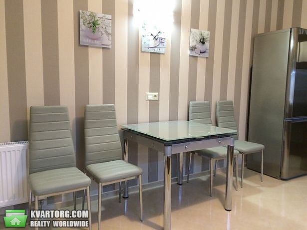 Rent out 3-room apartment. Киев,  Рижская — photo 9
