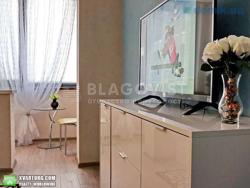 Rent out 2-room apartment. Киев,  Антоновича — photo 7