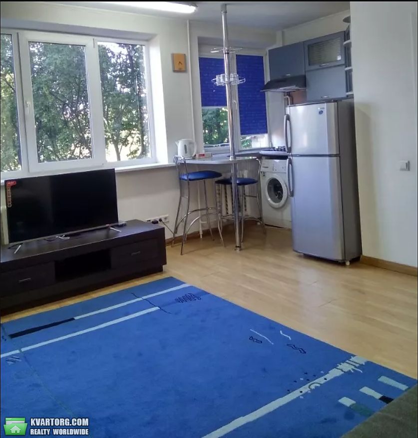 Rent out 1-room apartment. Киев,  Лабораторный пер — photo 1