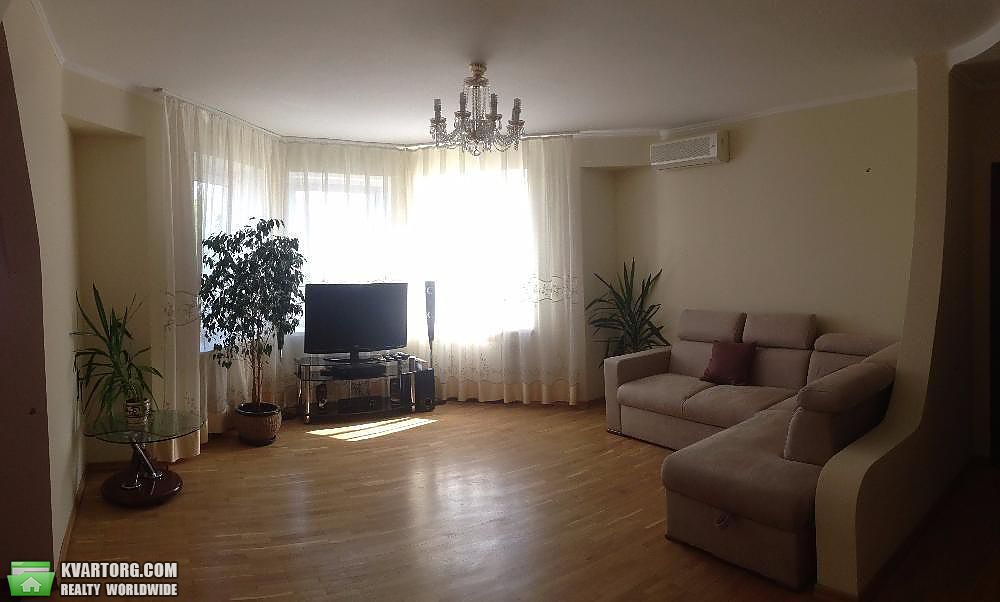 Rent out 2-room apartment. Киев,  Никольско-Слободская — photo 1