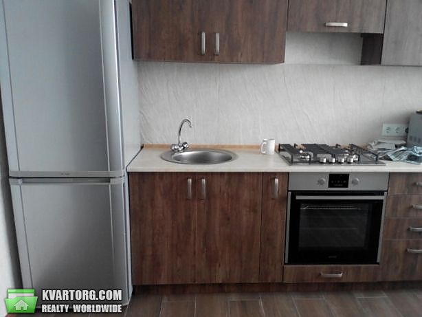 Rent out 1-room apartment. Киев,  Европейская пл — photo 1