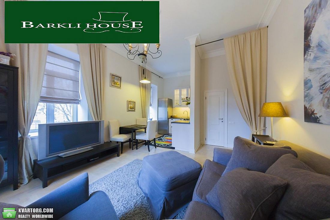 Rent out 2-room apartment. Киев,  Десятинная — photo 1